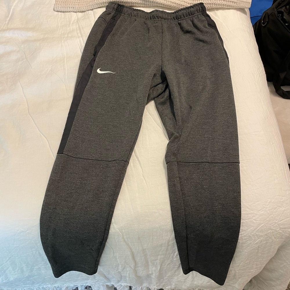 Men’s Gray Nike Joggers, size M